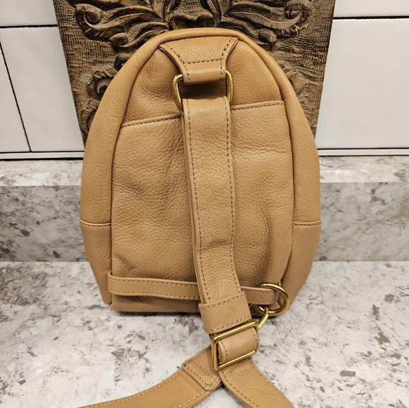 HOBO Convertible Fern Tan Leather Women's Sling - Picture 3 of 6